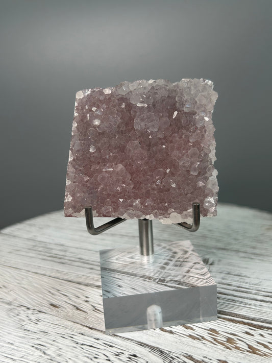 Grey Chalcedony Formation – Pune District (Pink/Purple Undertones)
