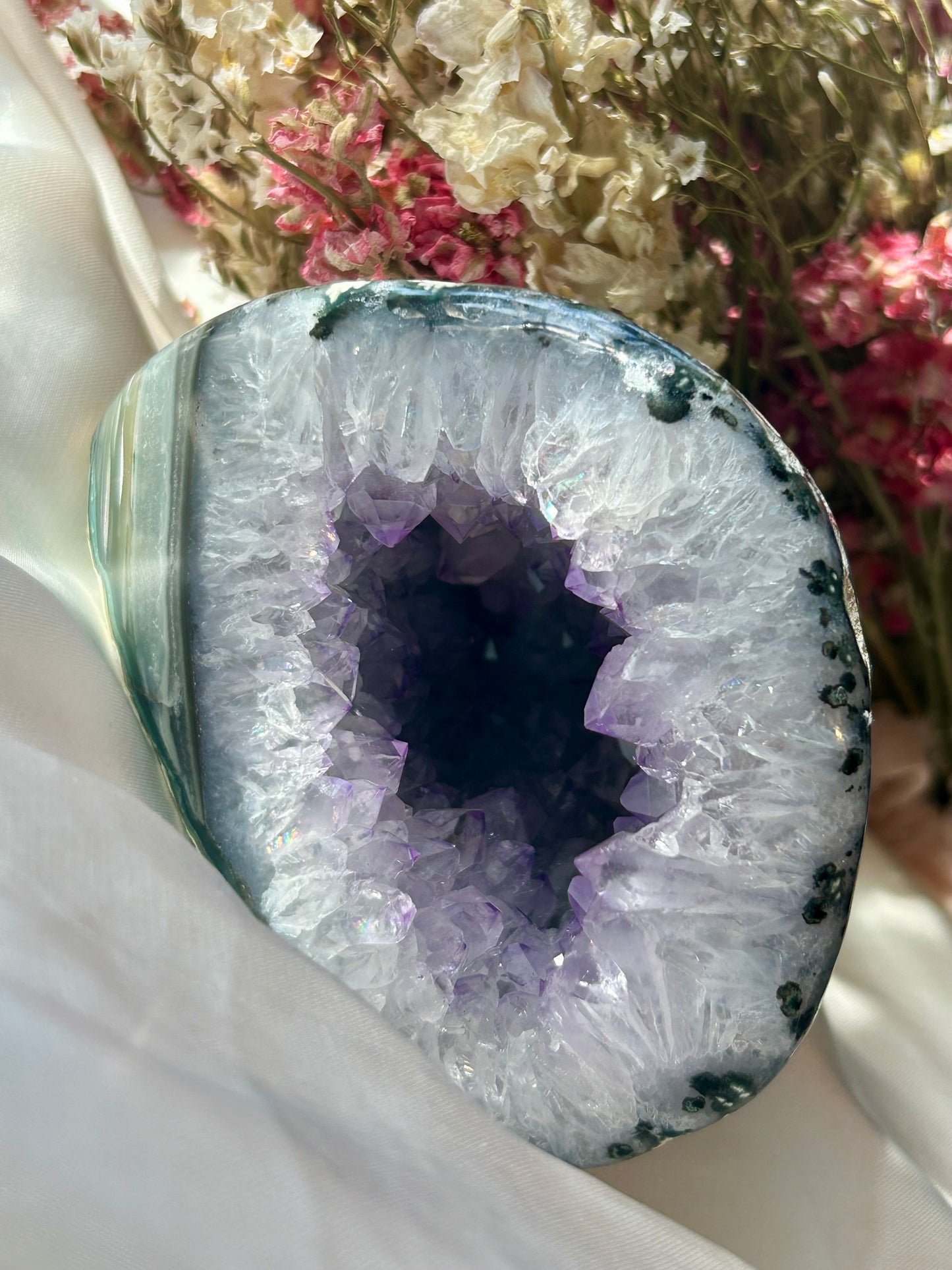 Amethyst geode with Agate banding