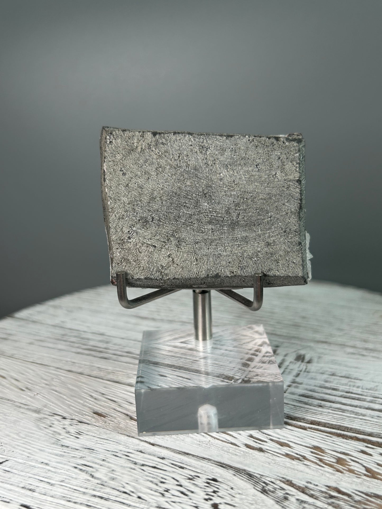 Grey Chalcedony Formation – Pune District (Pink/Purple Undertones)