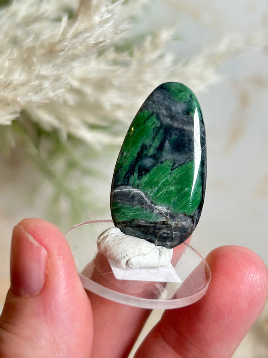 Polished Smaragdite Cabochon – French Actinolite-Rich Green Stone for Jewellery Making