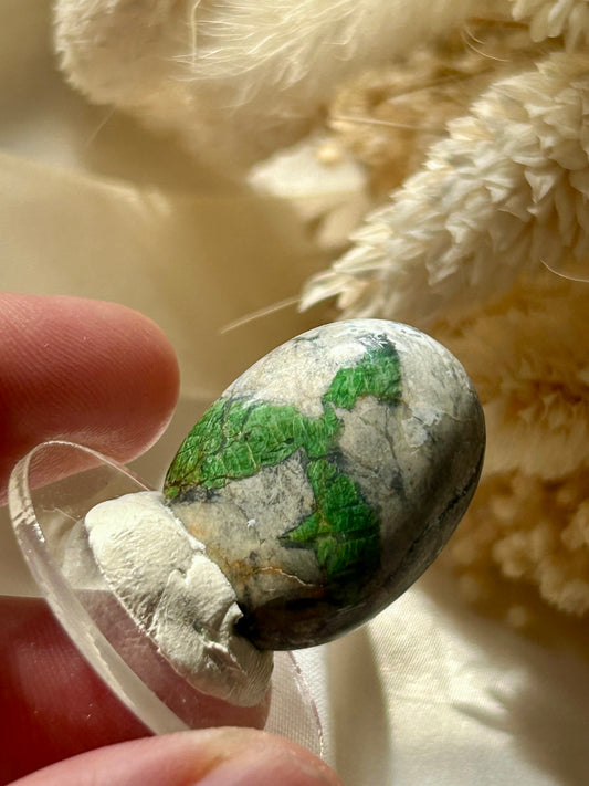 Polished Smaragdite Cabochon – French Actinolite-Rich Green Stone for Jewellery Making