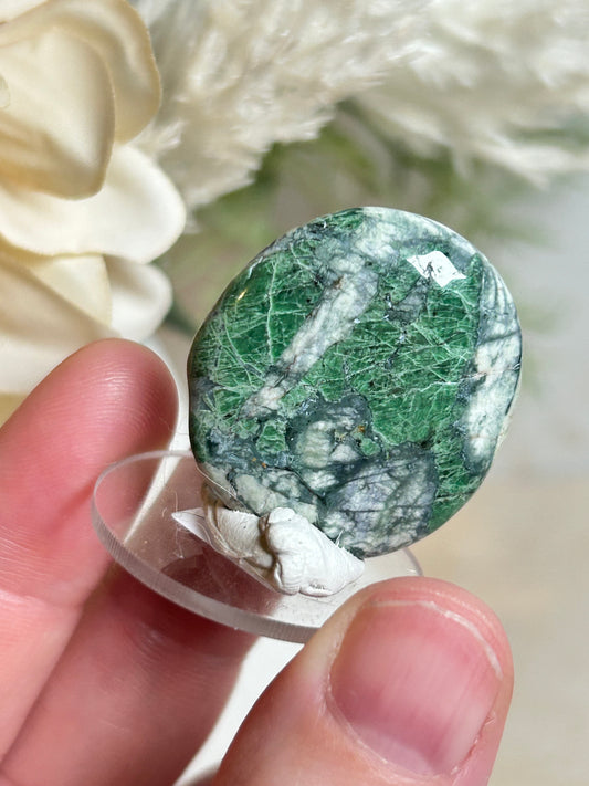 Polished Smaragdite Cabochon – French Actinolite-Rich Green Stone for Jewellery Making