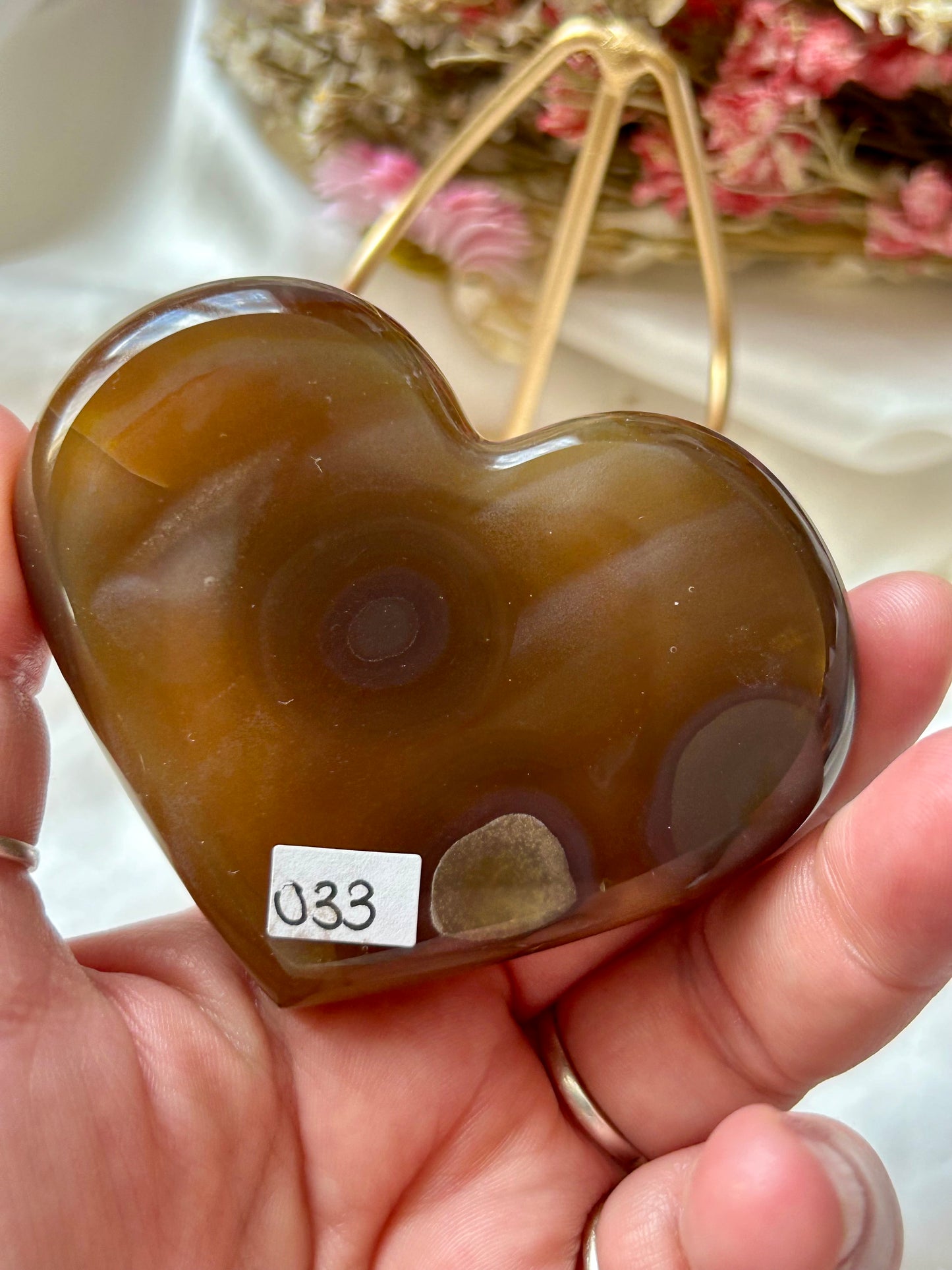 Agate heart with gold stand