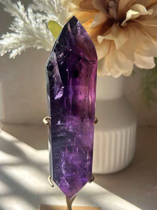 High-Grade Amethyst Point on Display Stand – Deep Violet Clarity Piece
