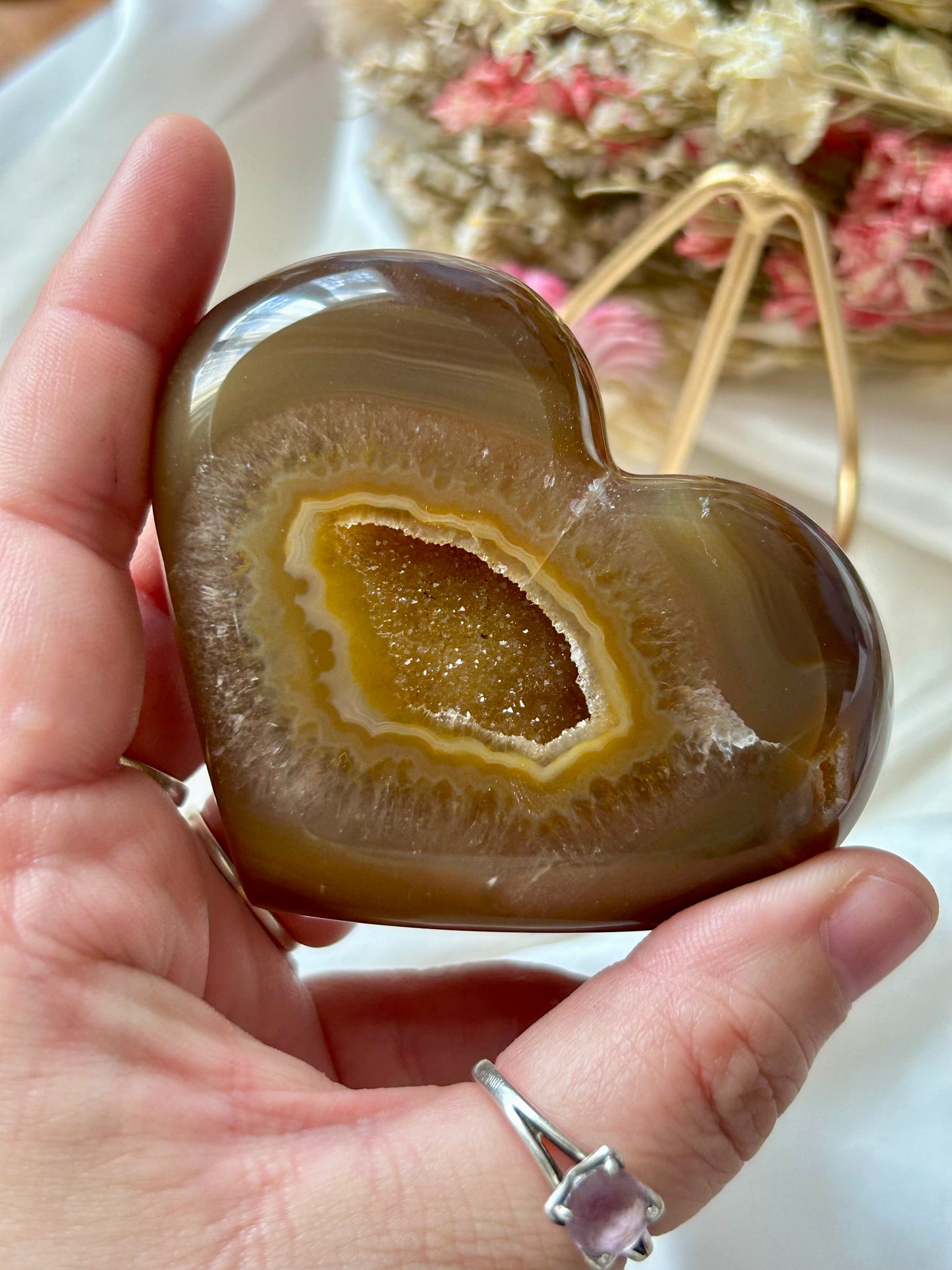 Agate heart with gold stand