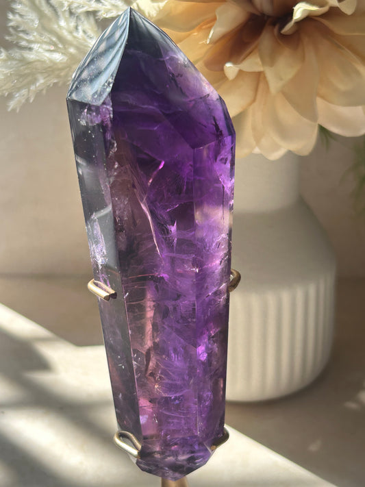 High-Grade Amethyst Point on Display Stand – Deep Violet Clarity Piece