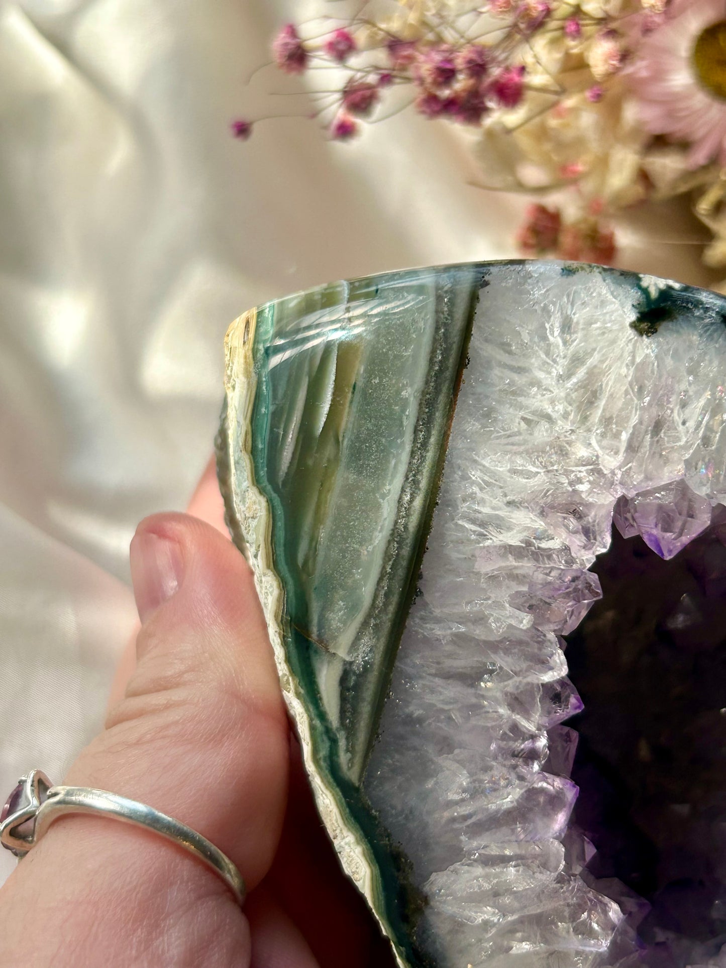 Amethyst geode with Agate banding